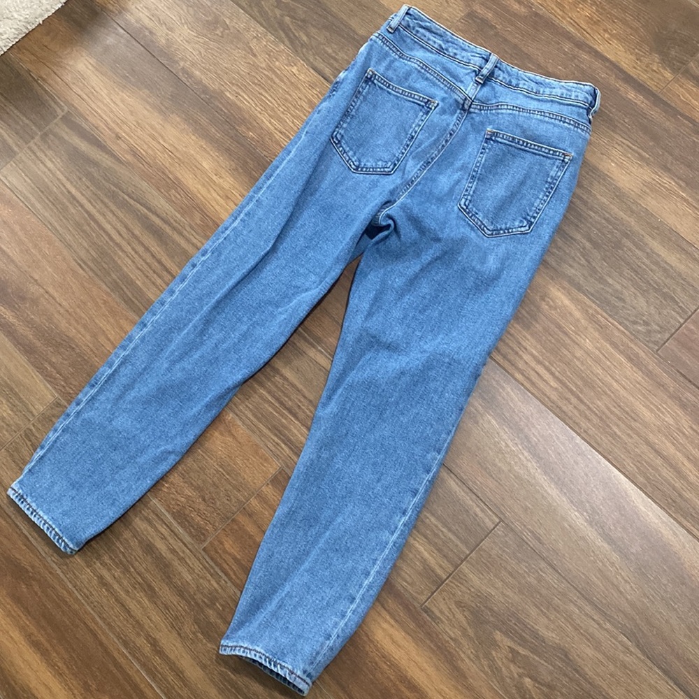 Jean - Picture 3 of 5